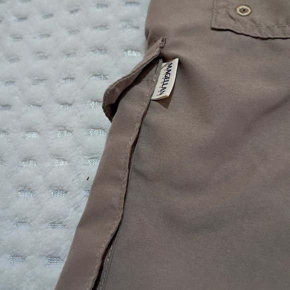 MAGELLAN CARGO SHORTS  Men Size 34  Khakis - Picture 5 of 6